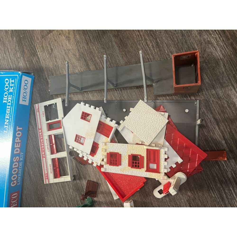 Mixed Lot Various Scale Model Train Layout Incomplete Buildings Parts & Pieces - Picture 3 of 4